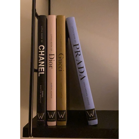 📕Little Guides to Style: The Story of Four Iconic Fashion Houses Set of 4 Books - Picture 2 of 3
